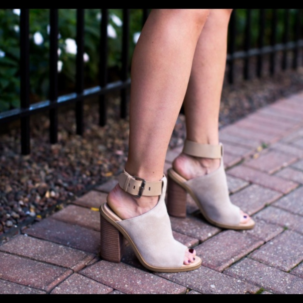 Marc Fisher suede peep-toe booties Sz 7.5